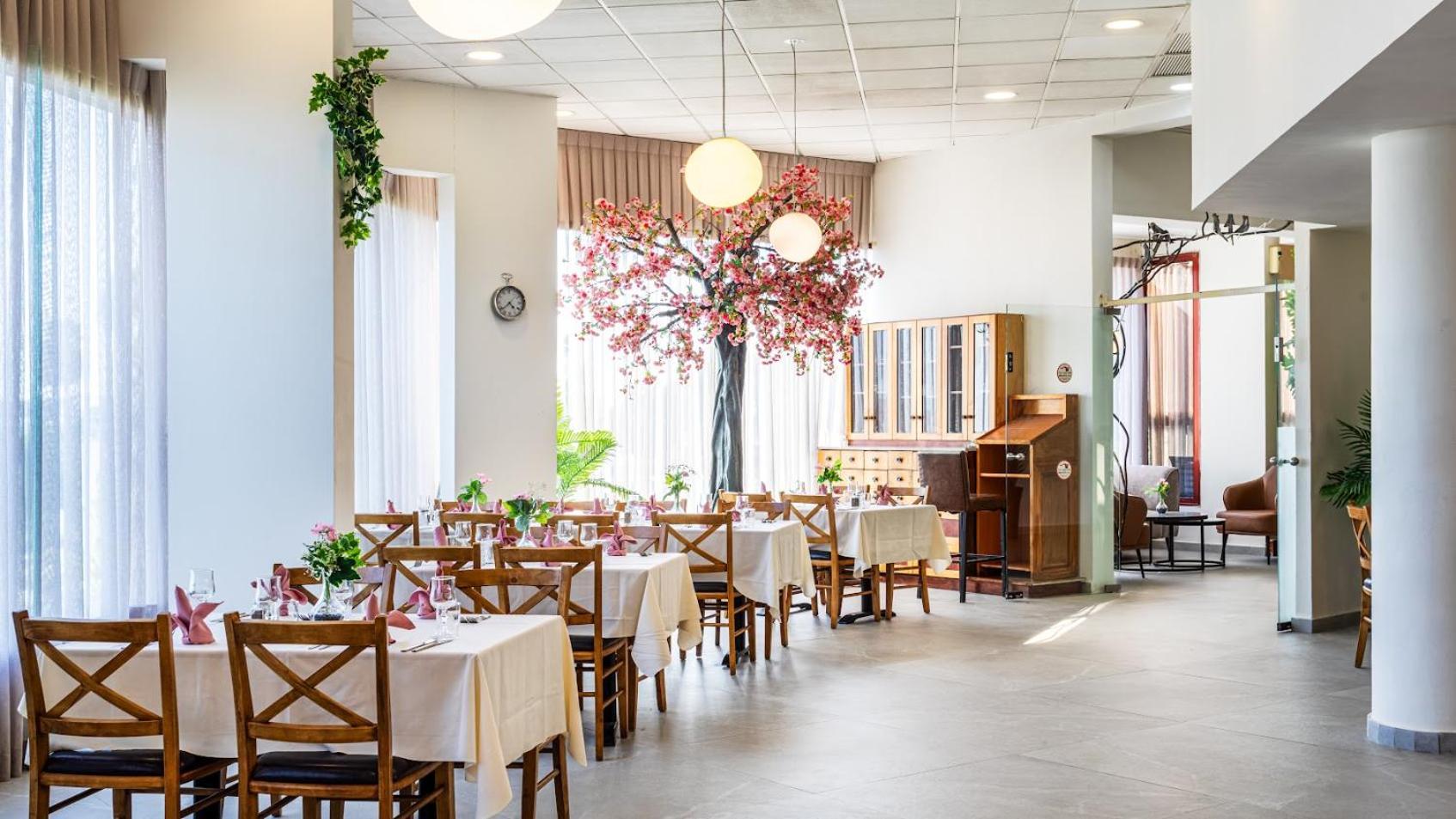 Inbar Hotel Арад Экстерьер фото